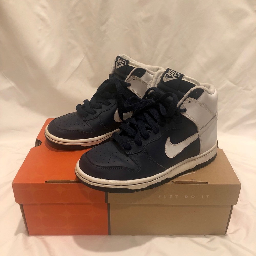 Nike Dunk High’s in Navy Blue and White
